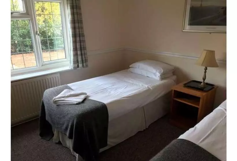 ペンション The Admirals Inn Guest House