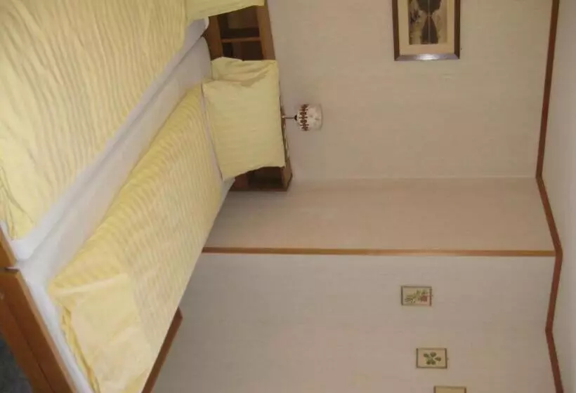 Retkeilymaja Pension Spycher