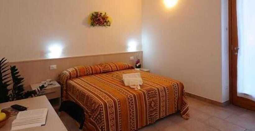 Отель Agriturismo Corte La Sacca