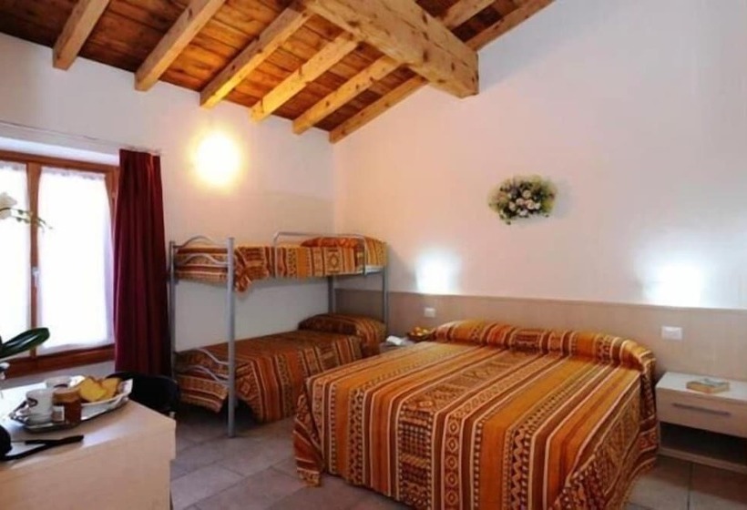 Отель Agriturismo Corte La Sacca