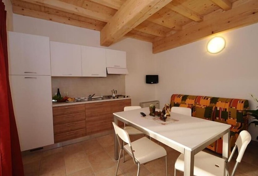 Отель Agriturismo Corte La Sacca