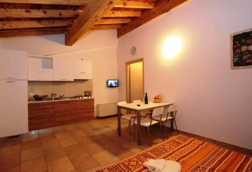 Hotelli Agriturismo Corte La Sacca