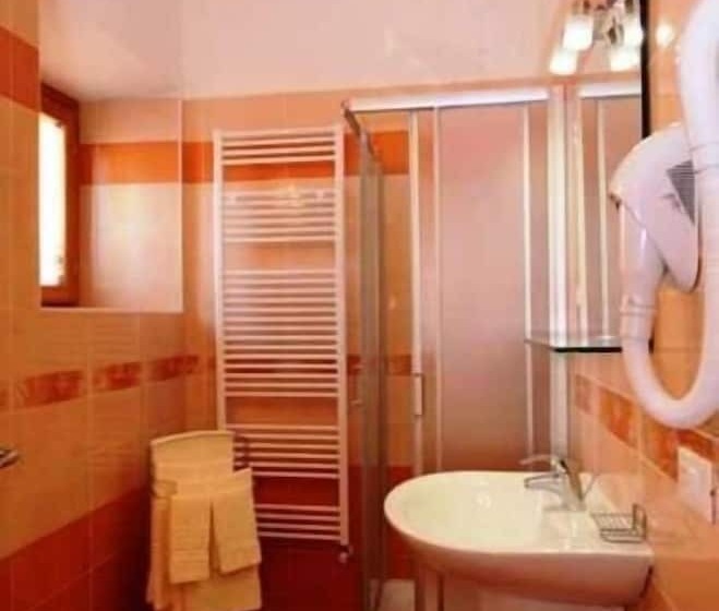 Отель Agriturismo Corte La Sacca