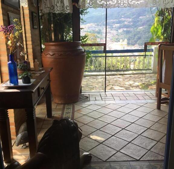 Пансион Abigail Condé