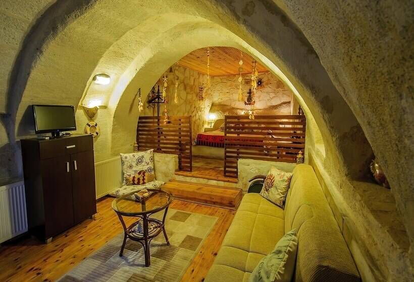 پانسیون Adanos Konuk Evi