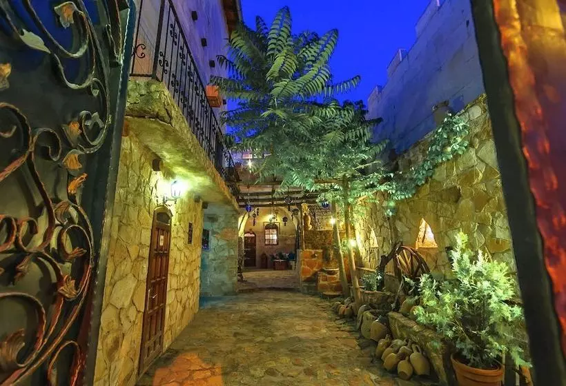 Majatalo Adanos Konuk Evi