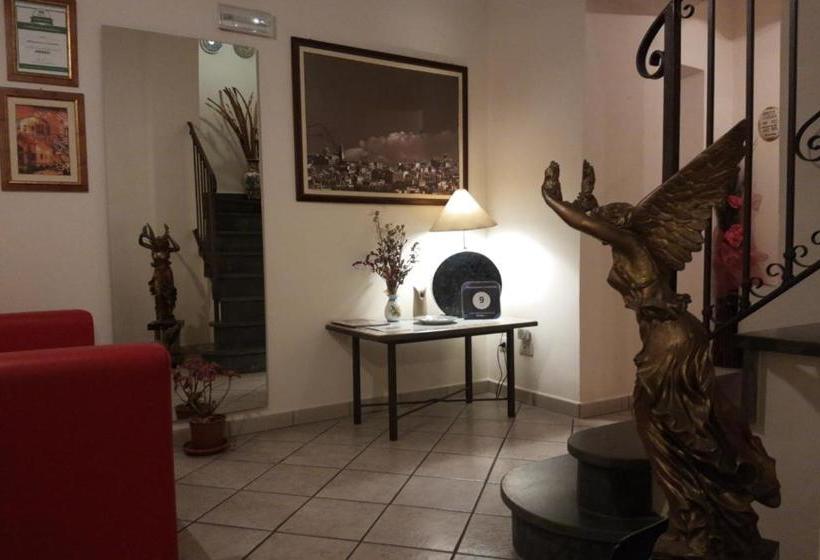 بنسيون Affittacamere La Piazzetta