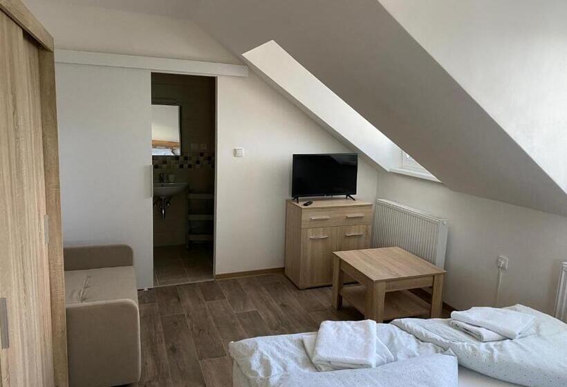 Pensjonat Hostinec U Pejska A Kocicky