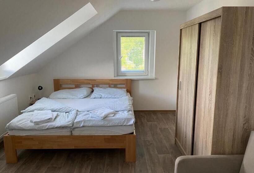 Pensjonat Hostinec U Pejska A Kocicky