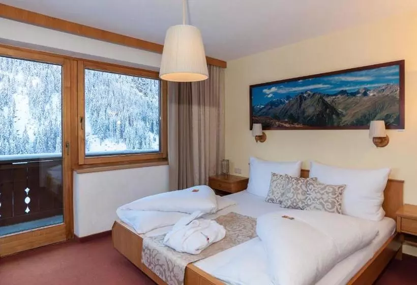 ペンション Tschatscha Nova