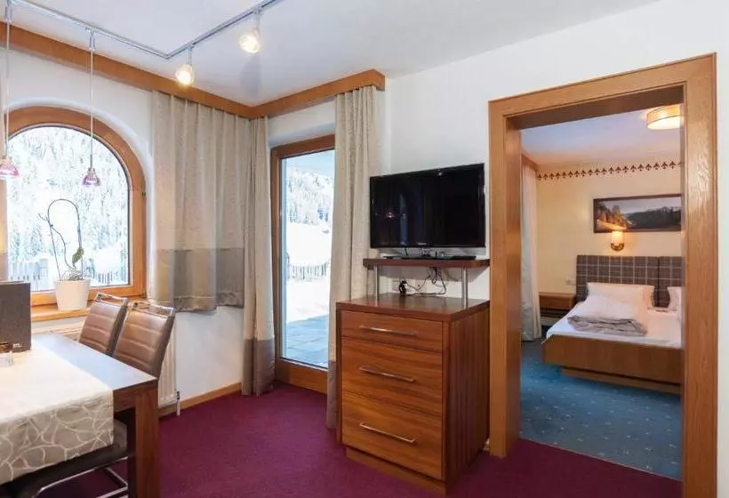 ペンション Tschatscha Nova