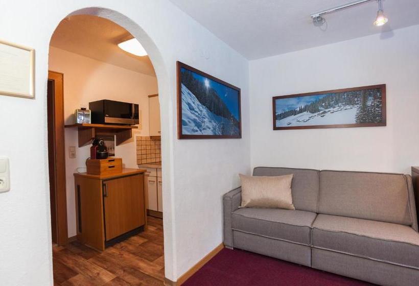 پانسیون Tschatscha Nova