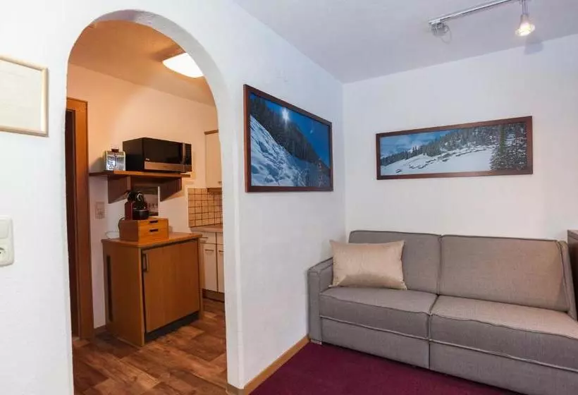 ペンション Tschatscha Nova