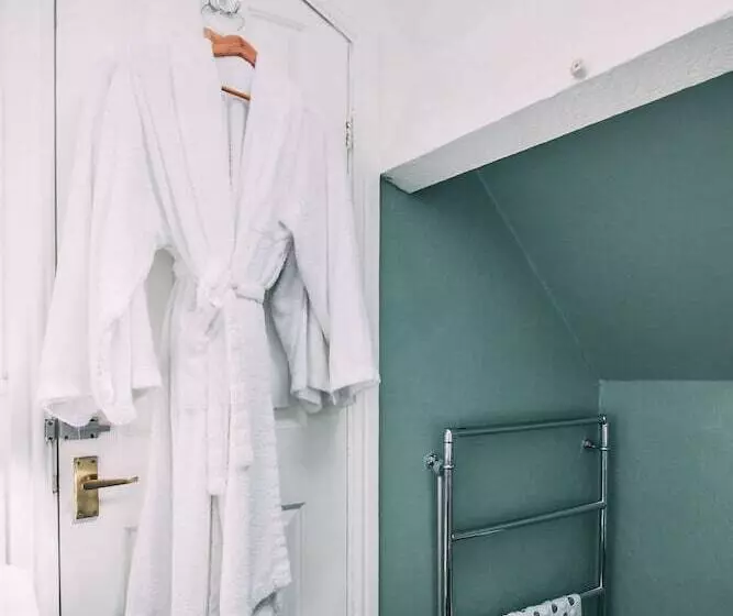 Majatalo Weavers Guesthouse By Weavers Of Haworth