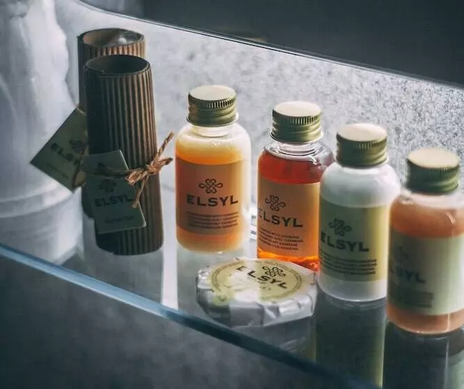 Majatalo Weavers Guesthouse By Weavers Of Haworth