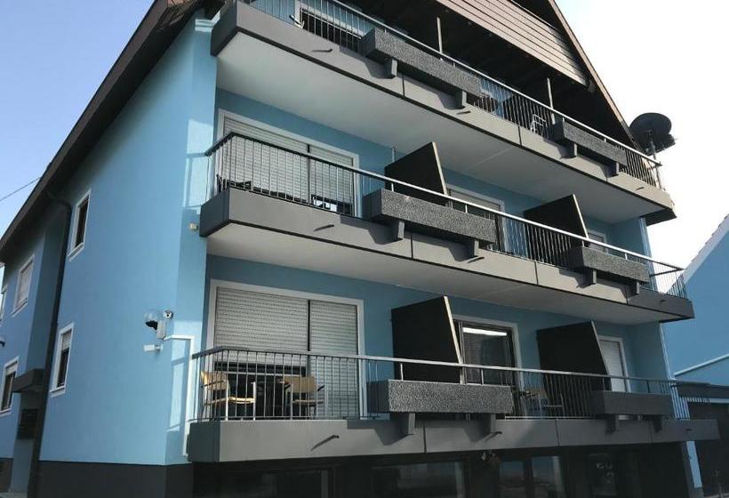 Hospedaria Eisberg Gästehaus & De Luxe Appartements