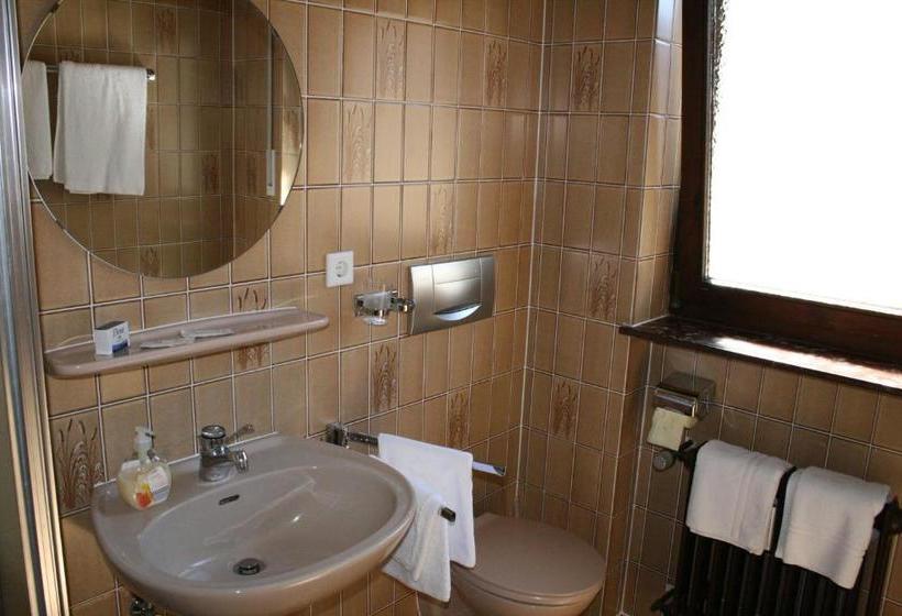 Hospedaria Eisberg Gästehaus & De Luxe Appartements