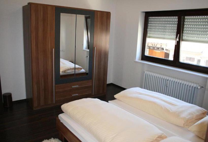 Hospedaria Eisberg Gästehaus & De Luxe Appartements