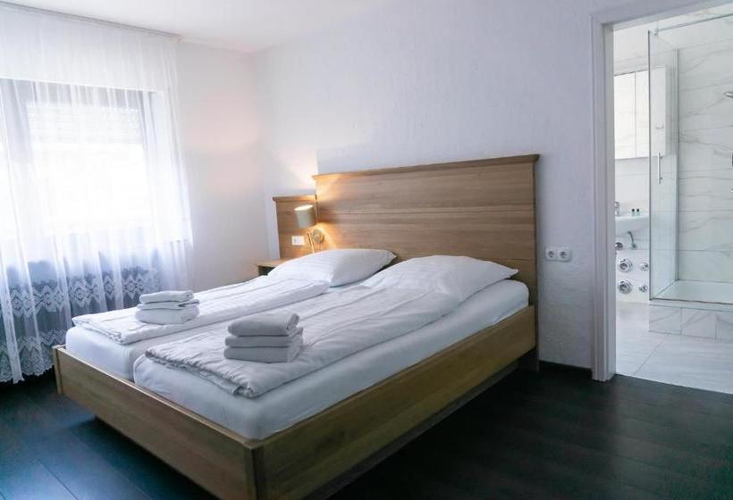 Hospedaria Eisberg Gästehaus & De Luxe Appartements