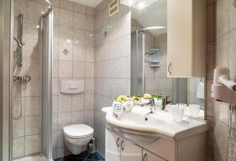 فندق Bio Familienbauernhof Grubsteighof