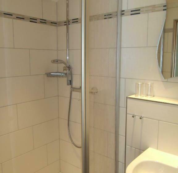 膳宿费 Grubstuben