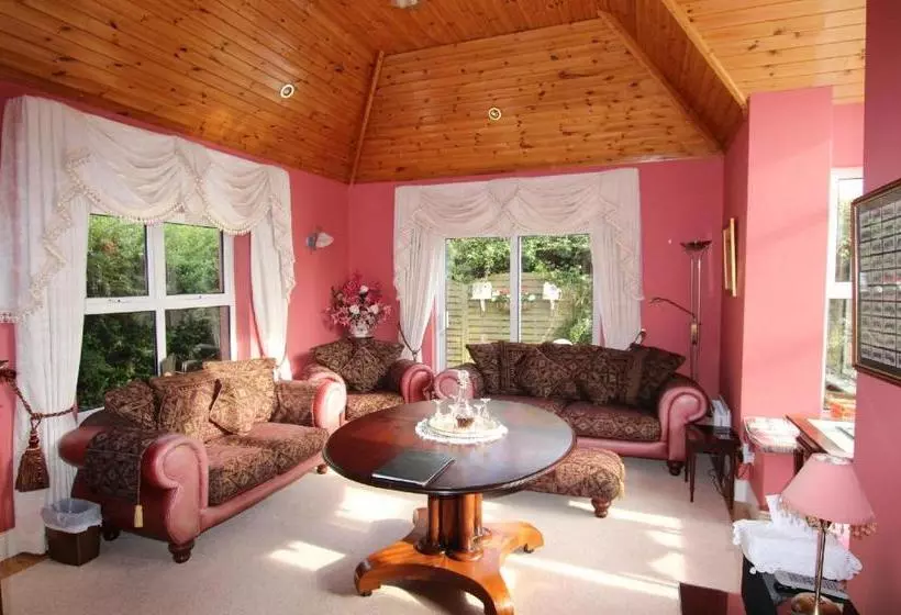 ペンション Maple Lodge