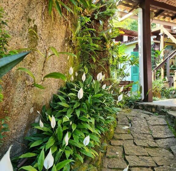 ペンション Pousada Cachoeira