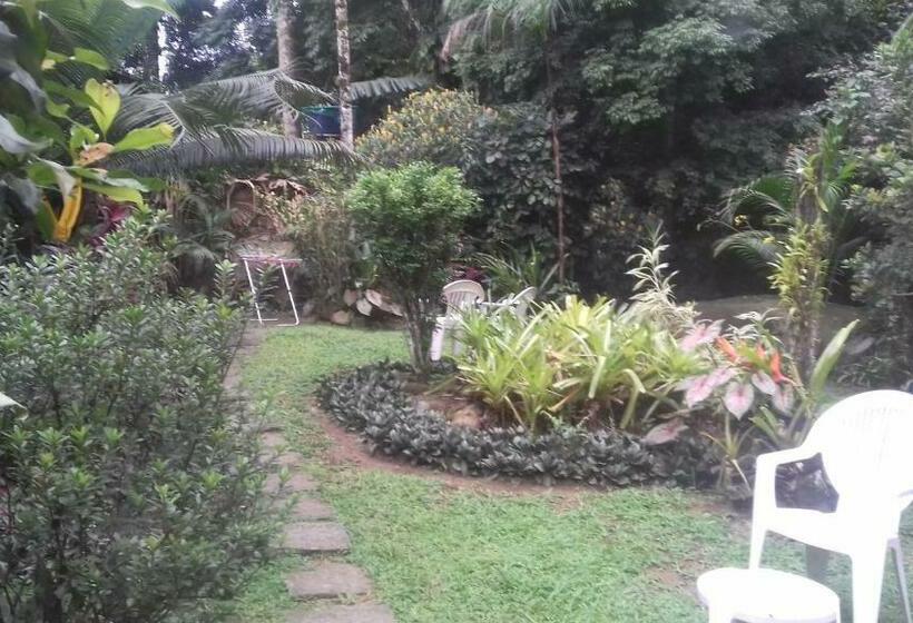 ペンション Pousada Cachoeira