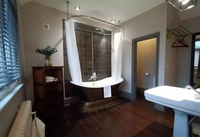 Majatalo The Linden Stansted