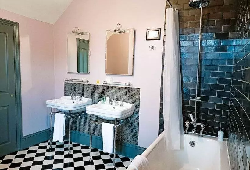 Majatalo The Linden Stansted