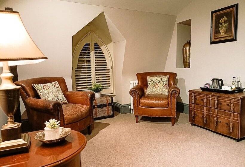 بنسيون The Linden Stansted