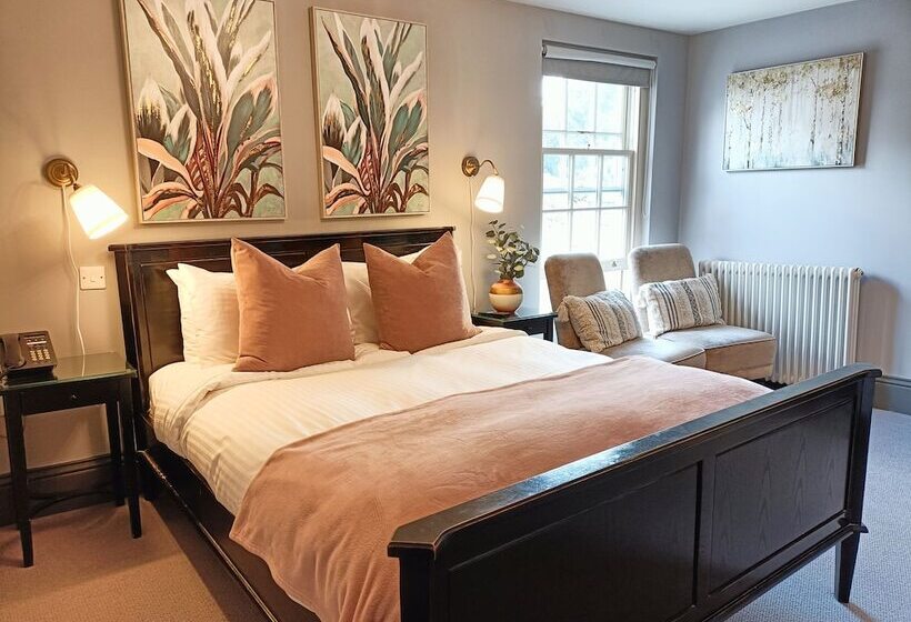 بنسيون The Linden Stansted