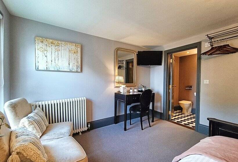 بنسيون The Linden Stansted