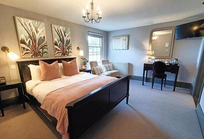 بنسيون The Linden Stansted