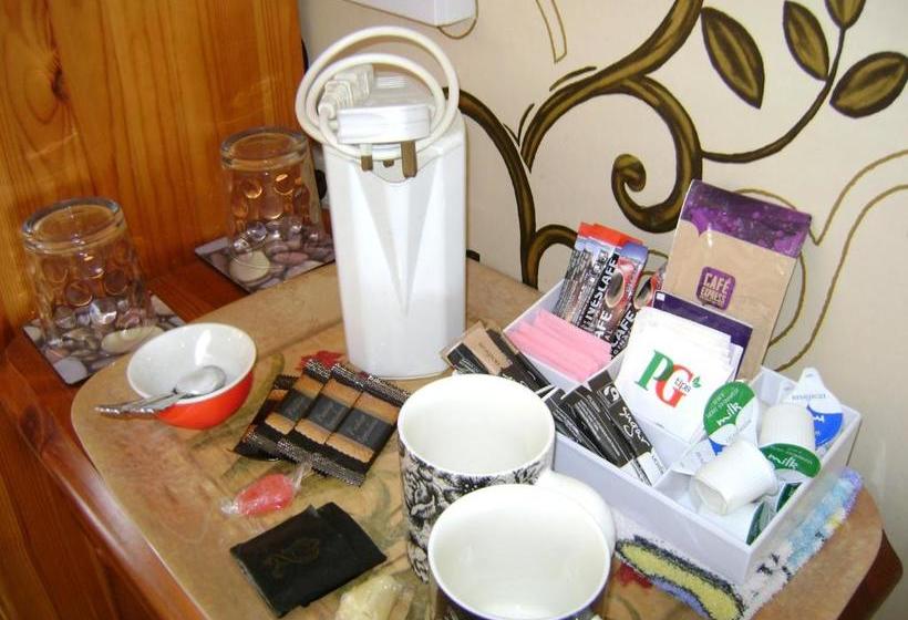 پانسیون The Wharncliffe