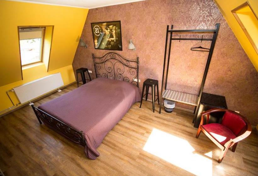 هاستل Aleksandri Guesthouse