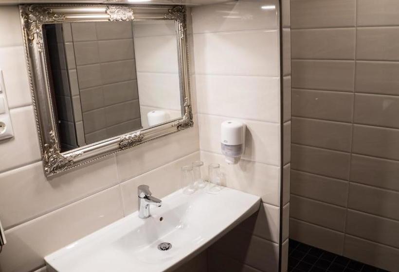 هاستل Aleksandri Guesthouse