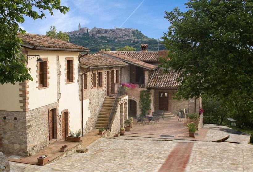 Отель Agriturismo Casale Delle Lucrezie