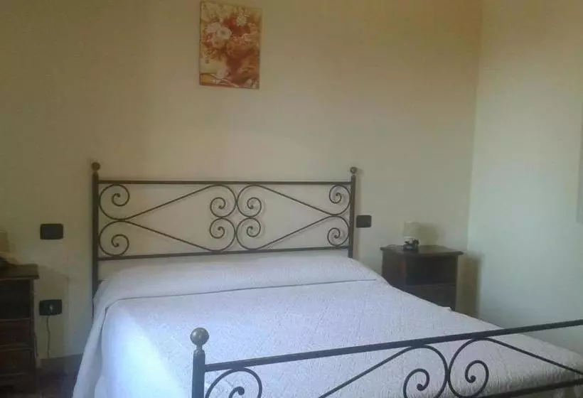 هتل Agriturismo Casale Delle Lucrezie