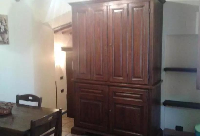 هتل Agriturismo Casale Delle Lucrezie