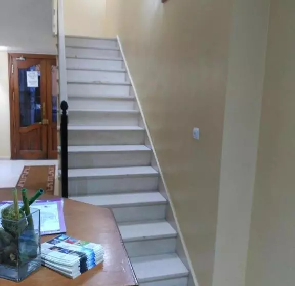 ペンション Hostal Dp El Pilar