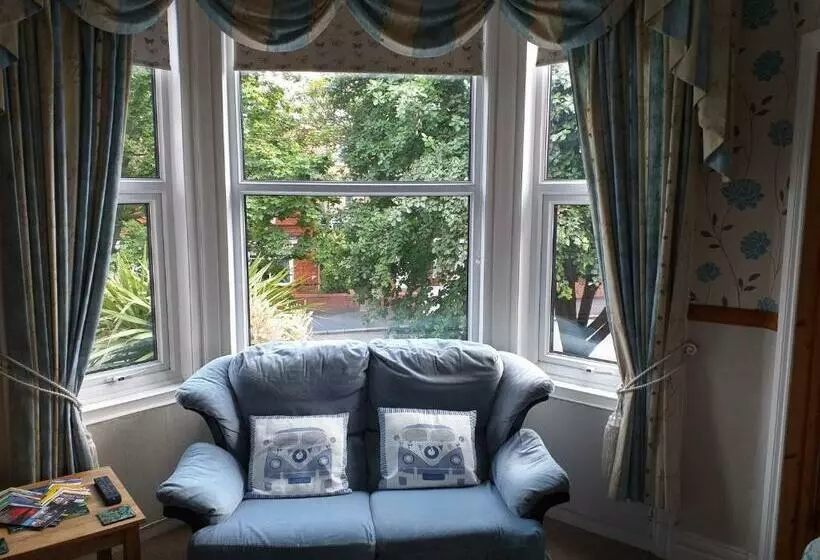 پانسیون Monico Guest House