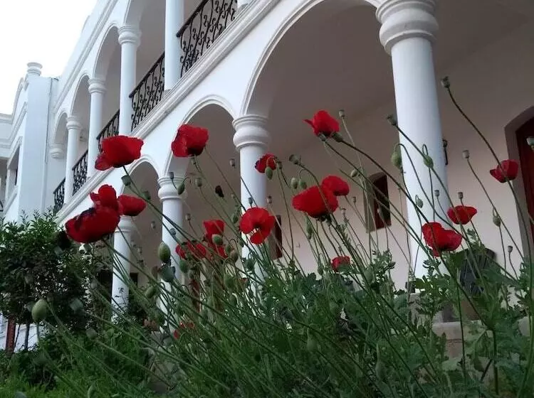 Majatalo Portal Del Santo