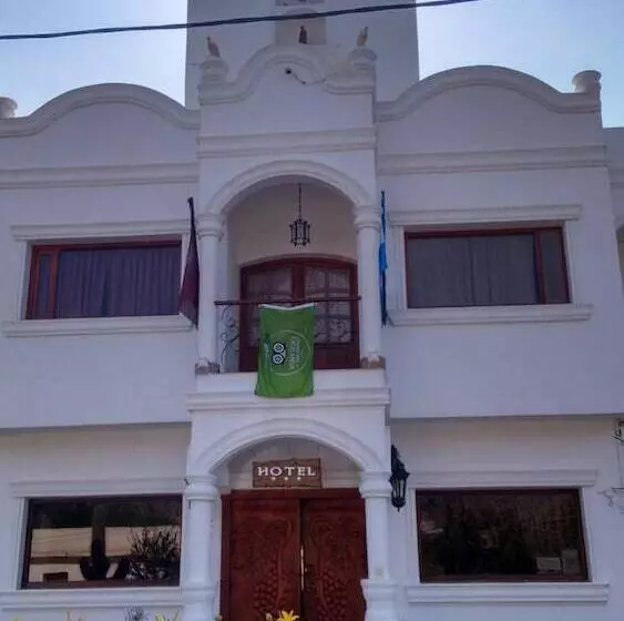 Majatalo Portal Del Santo