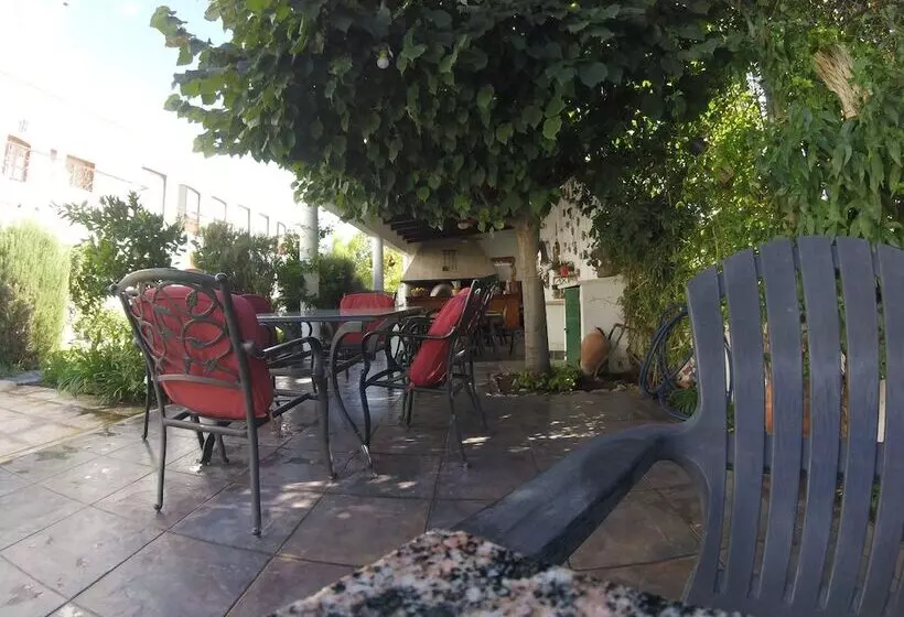 Majatalo Portal Del Santo