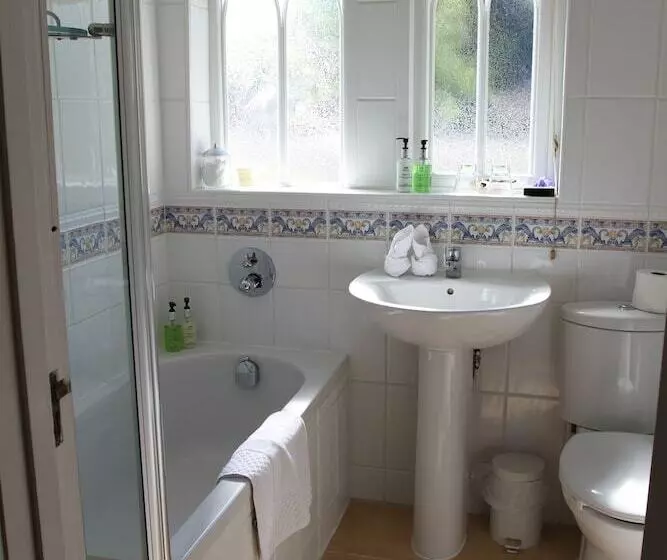 ペンション The Salty Monk Bed & Breakfast