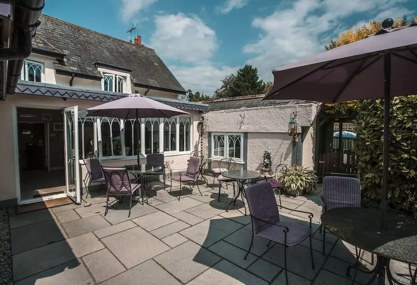 ペンション The Salty Monk Bed & Breakfast