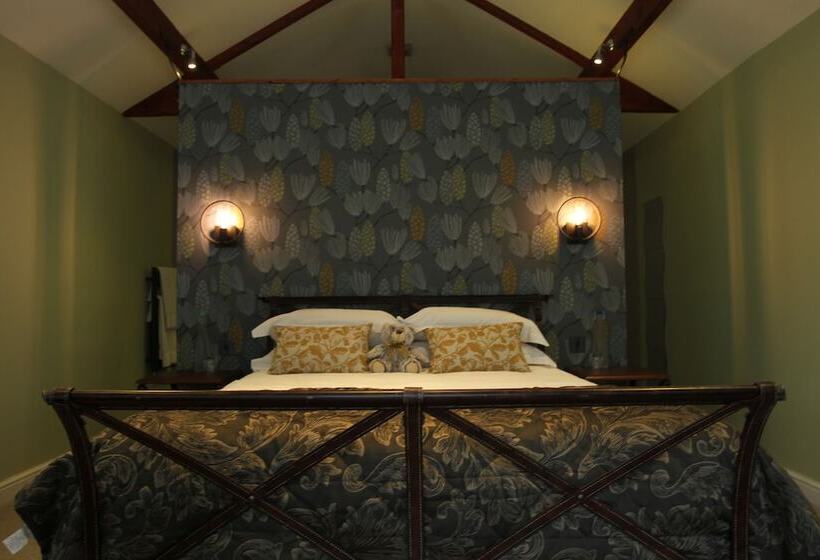 بنسيون The Salty Monk Bed & Breakfast