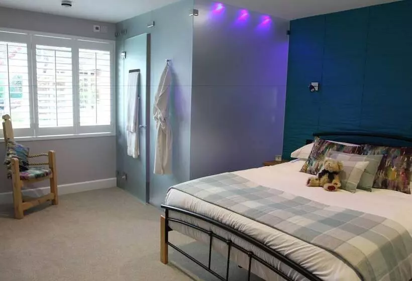 ペンション The Salty Monk Bed & Breakfast