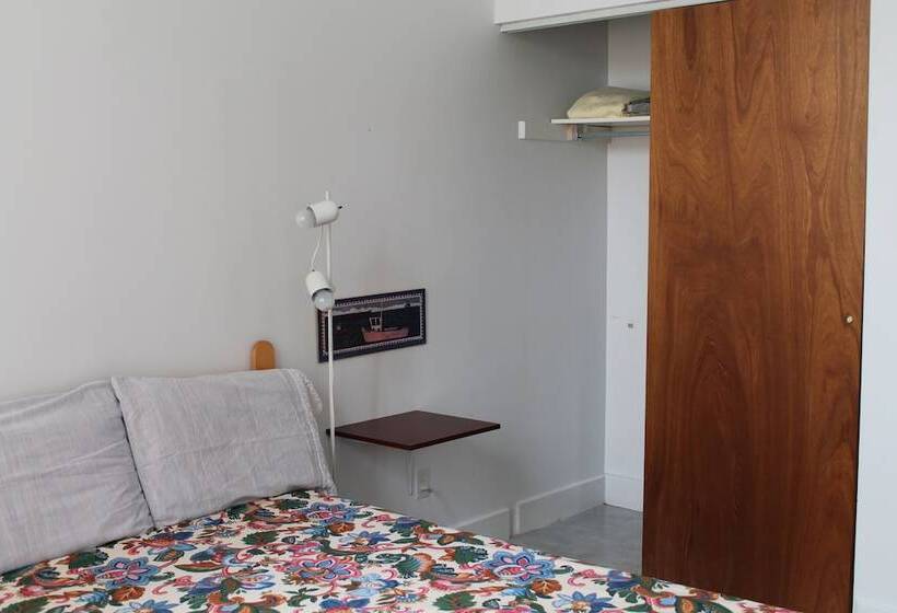 הוסטל Auberge La Petite école De Forillon